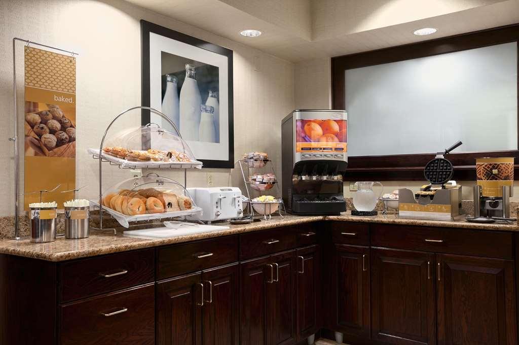 Hampton Inn Cleveland-Solon Restaurant bilde